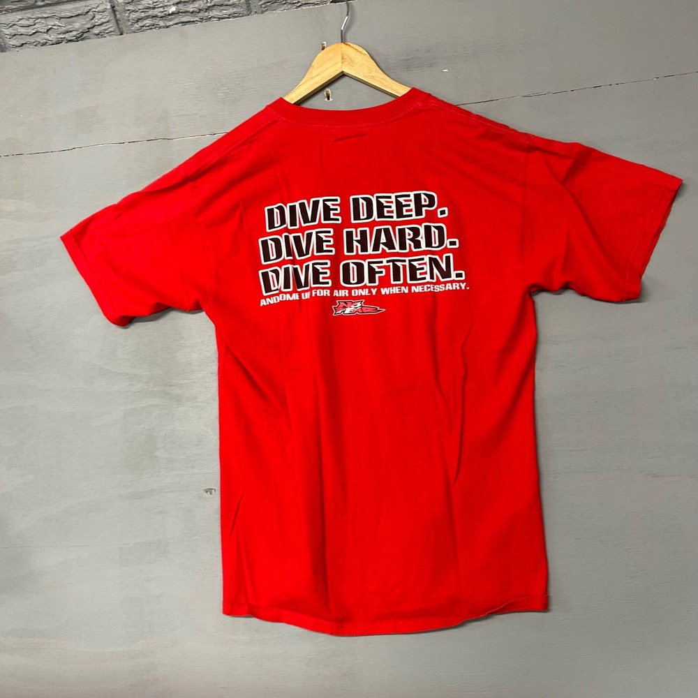 No Fear Mens Red Dive Deep‎ Scuba Graphic T-Shirt Size Large Vintage Style Y2K